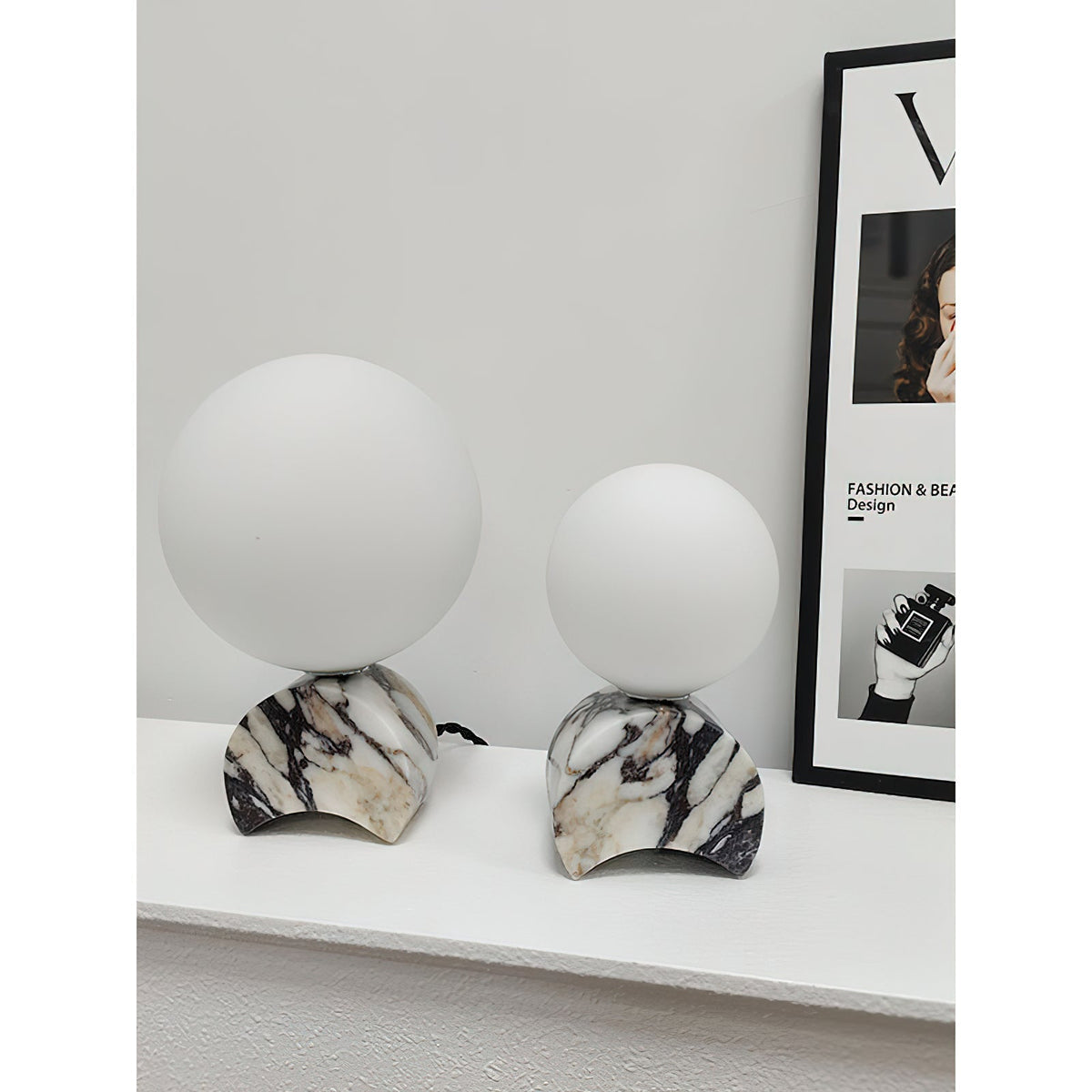 Crescent lámpara de mesa de mármol