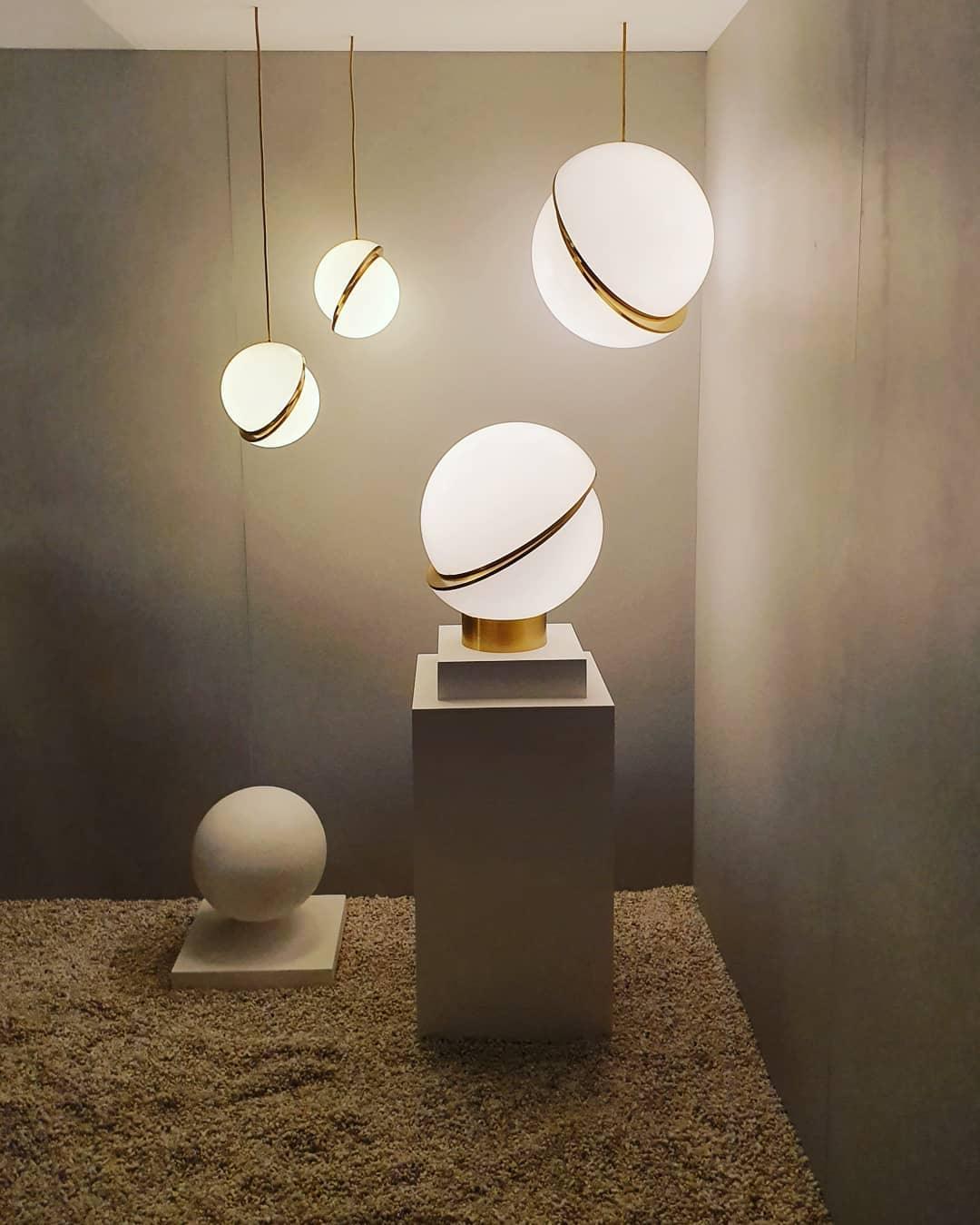 Solaria lámpara de mesa futurista