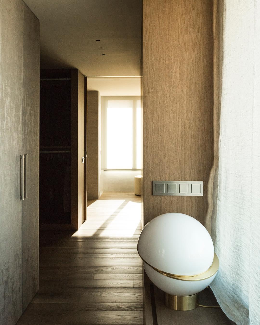 Solaria lámpara de mesa futurista