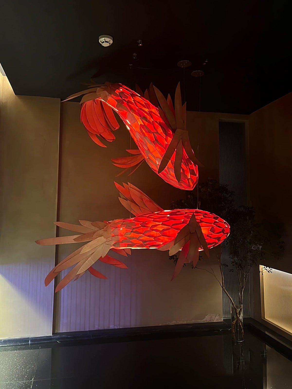 Aureline Crimson Swirl Koi lámpara de araña