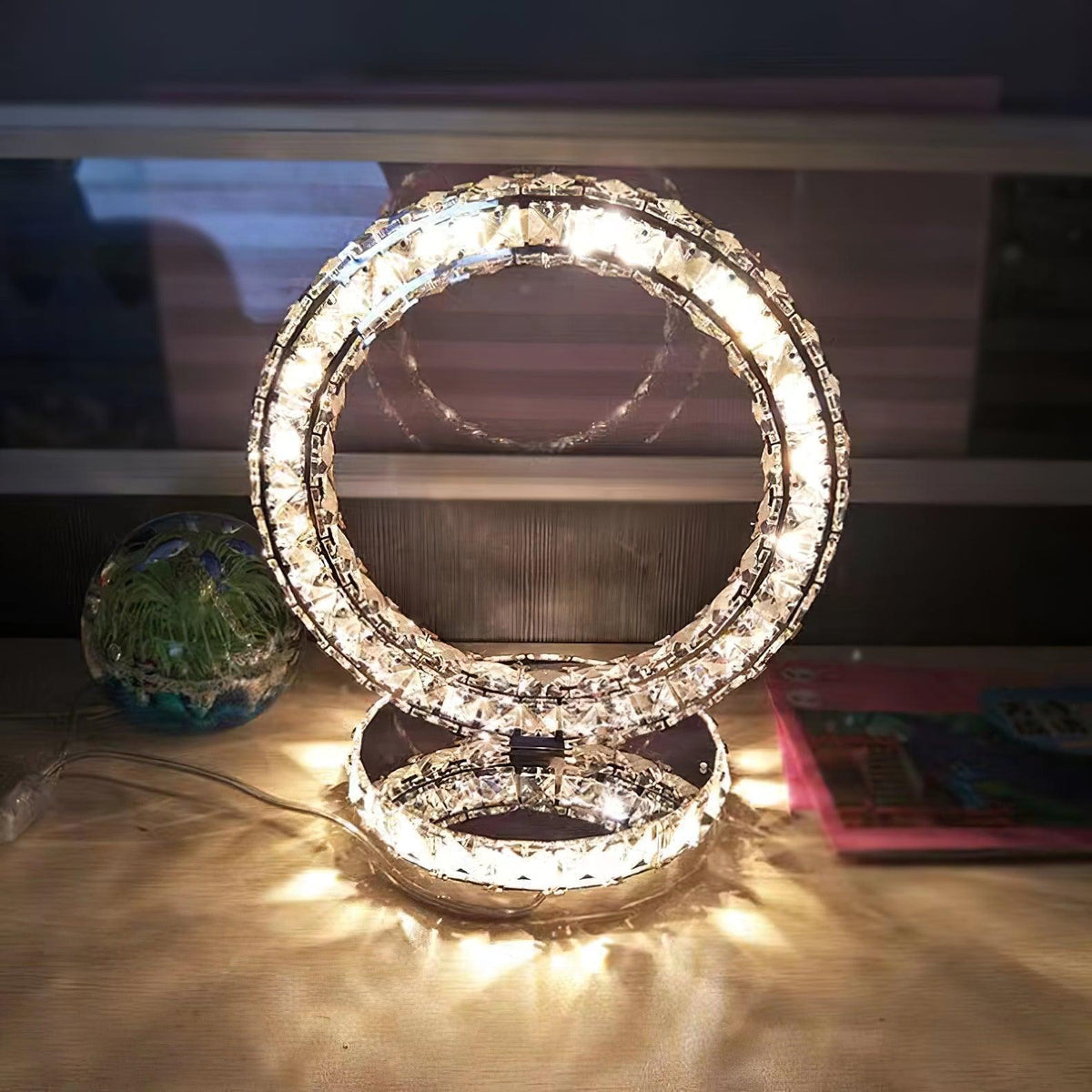 Ivor lámpara de mesa con anillos de cristal