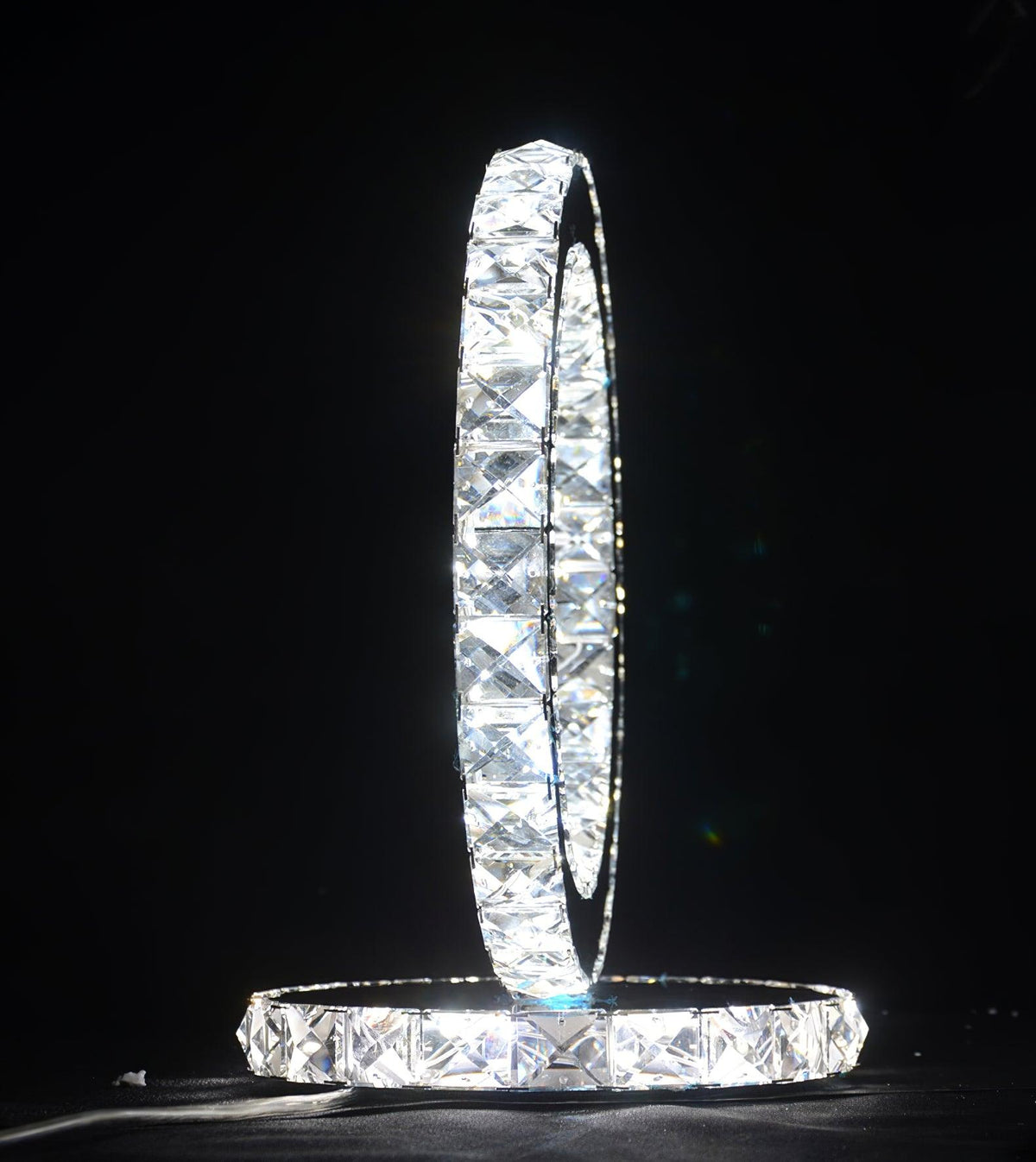 Ivor lámpara de mesa con anillos de cristal