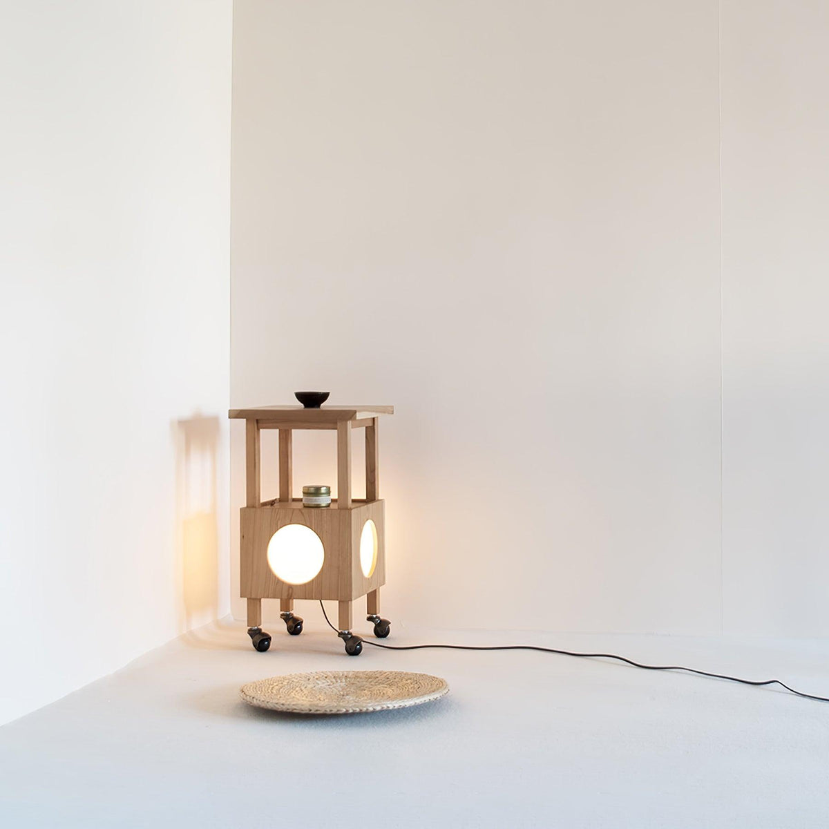 Selalira lámpara de mesa Cubby móvil