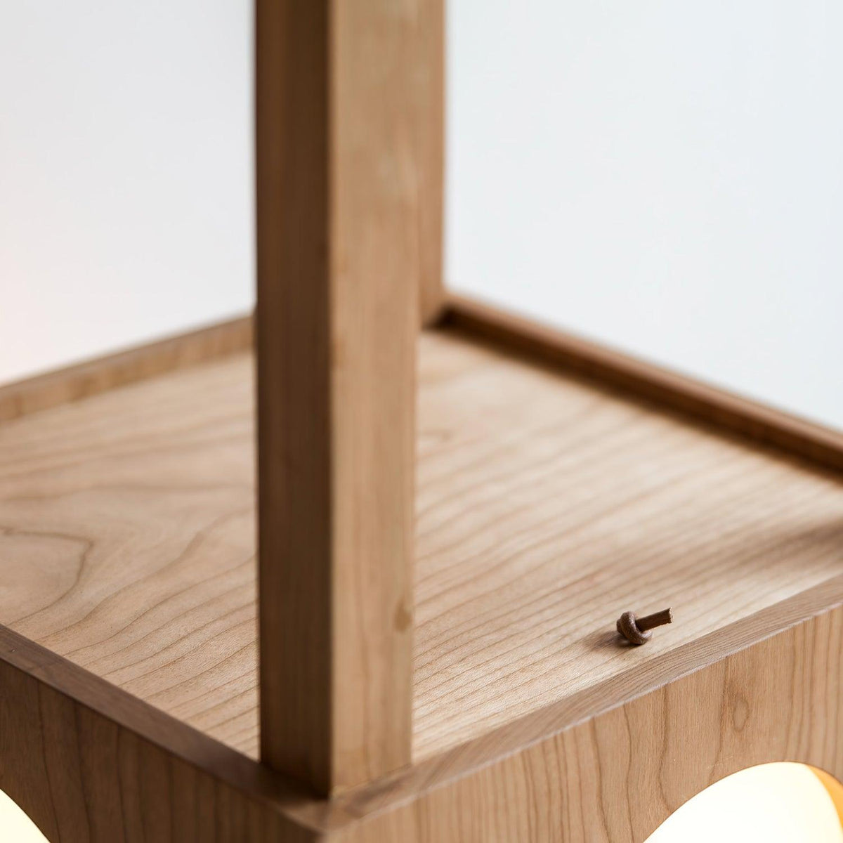 Selalira lámpara de mesa Cubby móvil