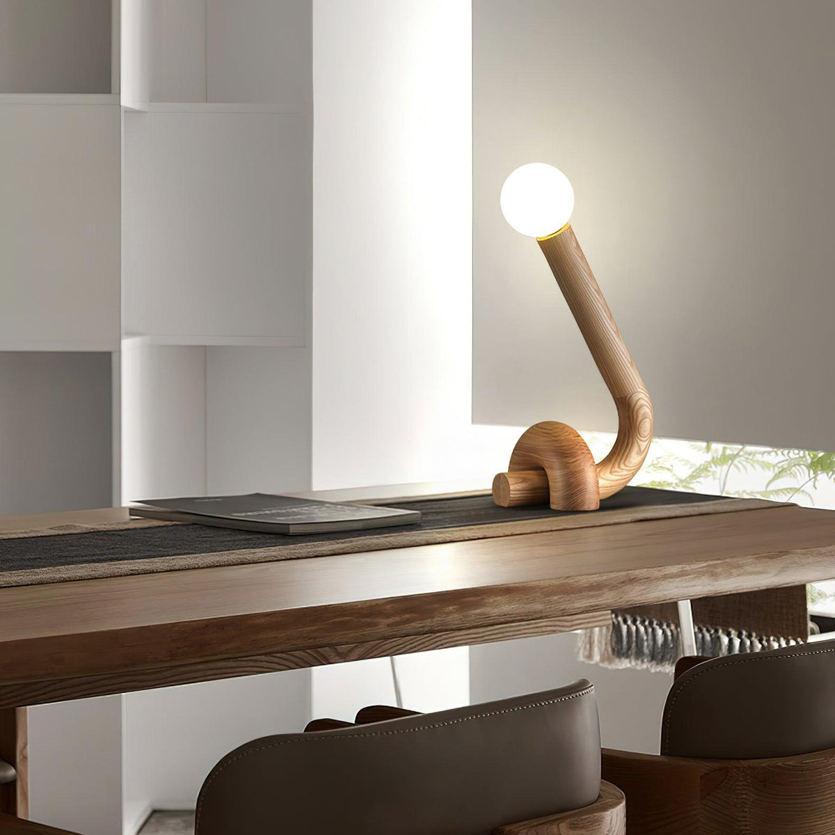 Arcus lámpara de mesa de madera