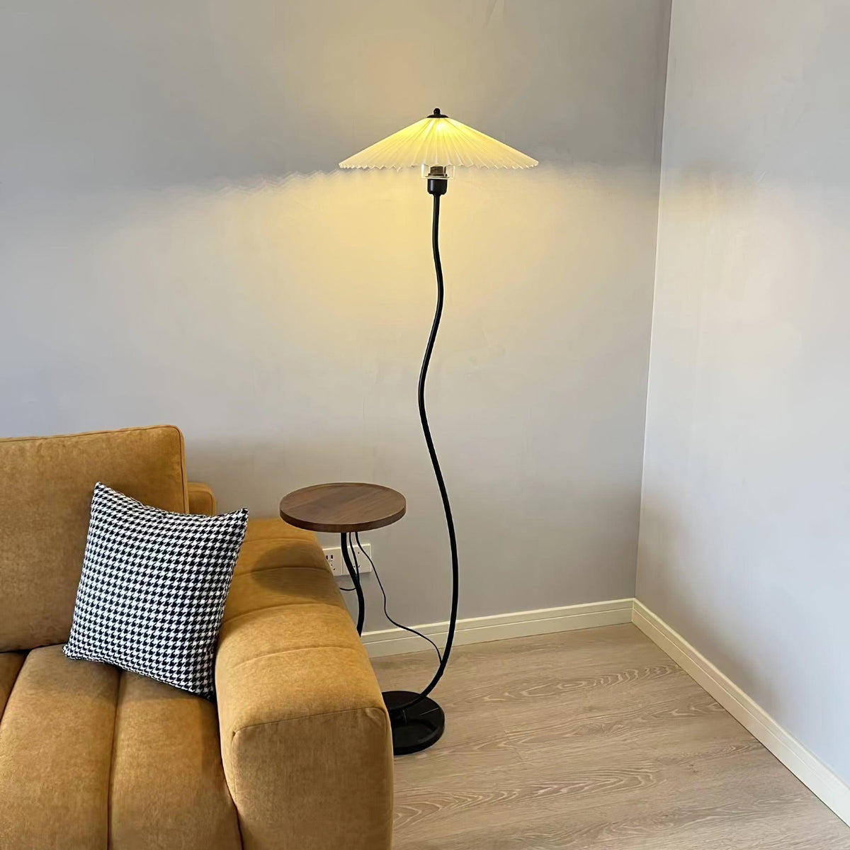 Ghel lámpara de pie minimalista de madera