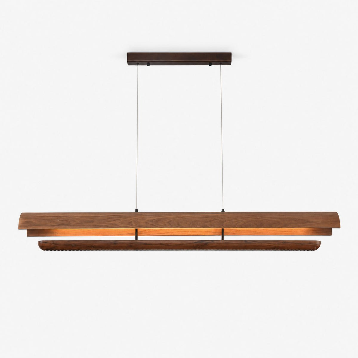 Curved lámpara colgante lineal de madera con acabado nogal