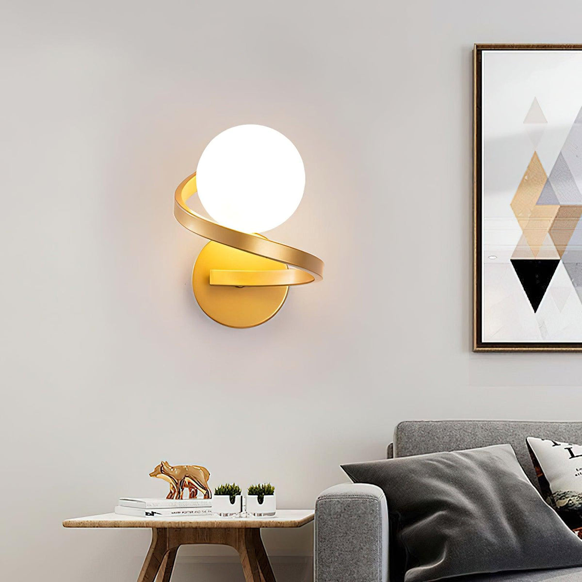 Yvian aplique de pared curvo moderno minimalista de latón con vidrio