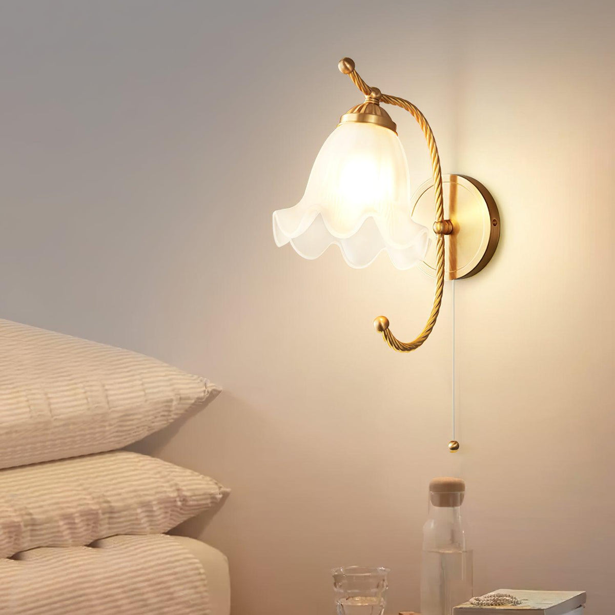 Celisenne aplique de pared cuello de cisne de latón con pantalla de vidrio esmerilado