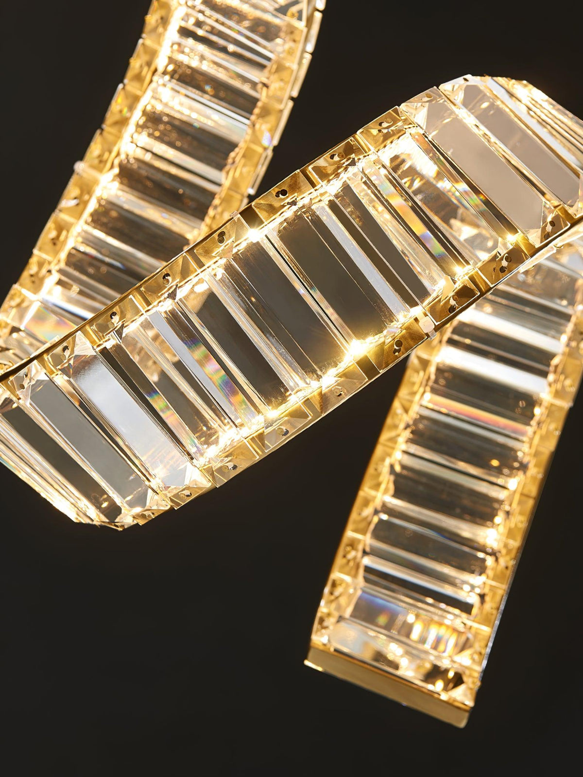 Luxielle lámpara de araña LED curva con cristal lujoso
