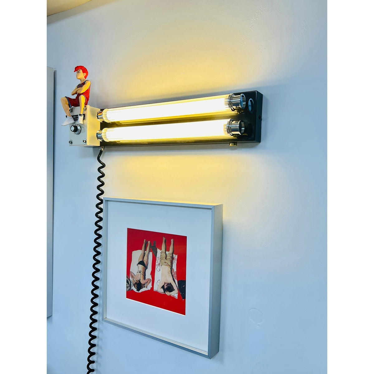 Cutshall aplique de pared con enchufe enchufable