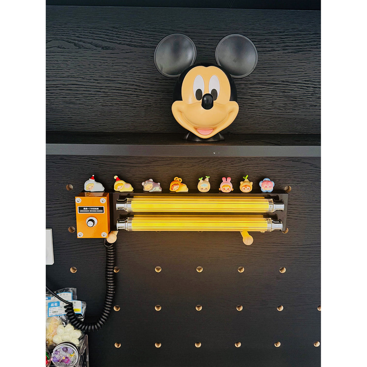 Cutshall aplique de pared con enchufe enchufable