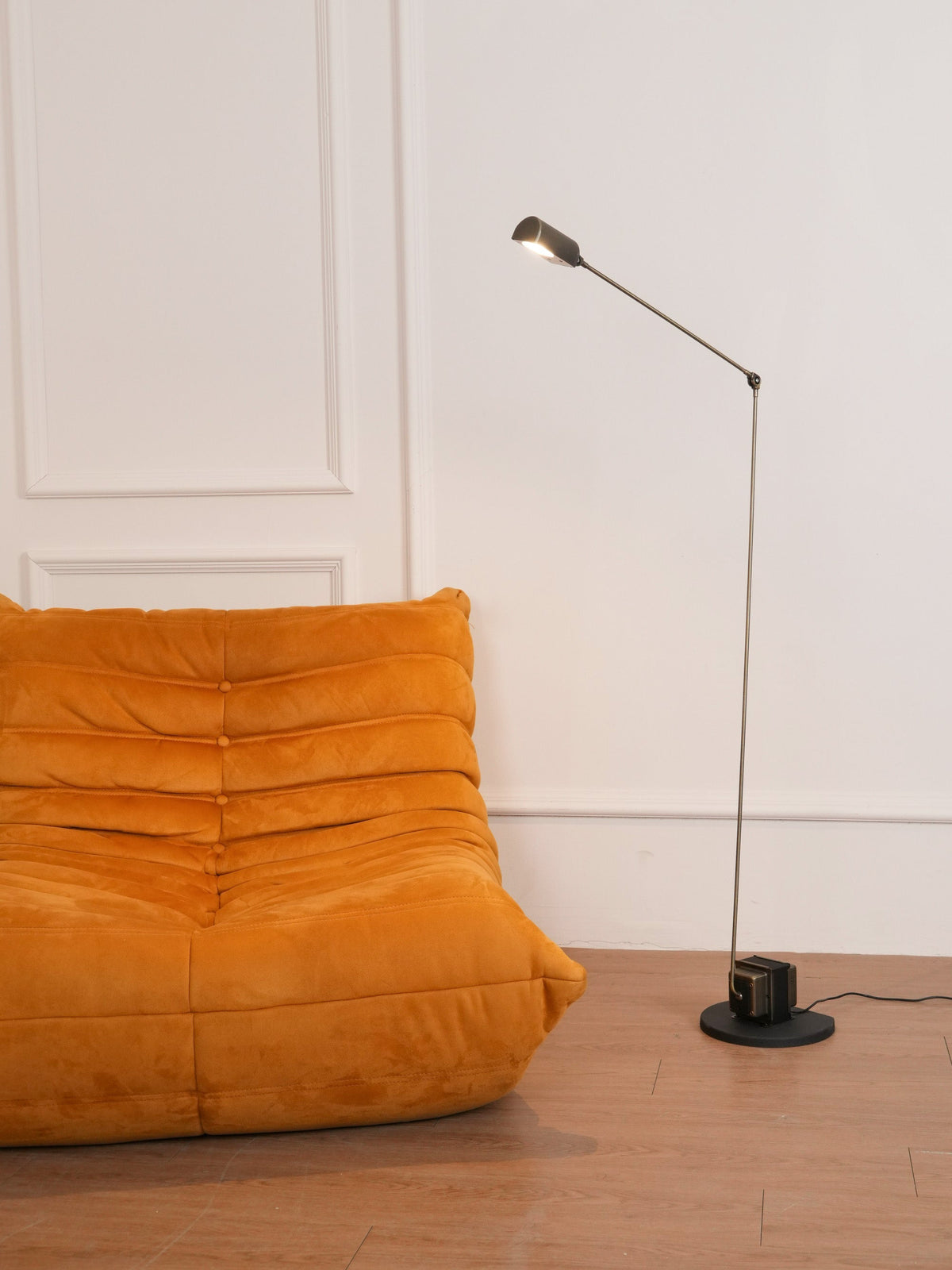 Nerilux lámpara de pie regulable