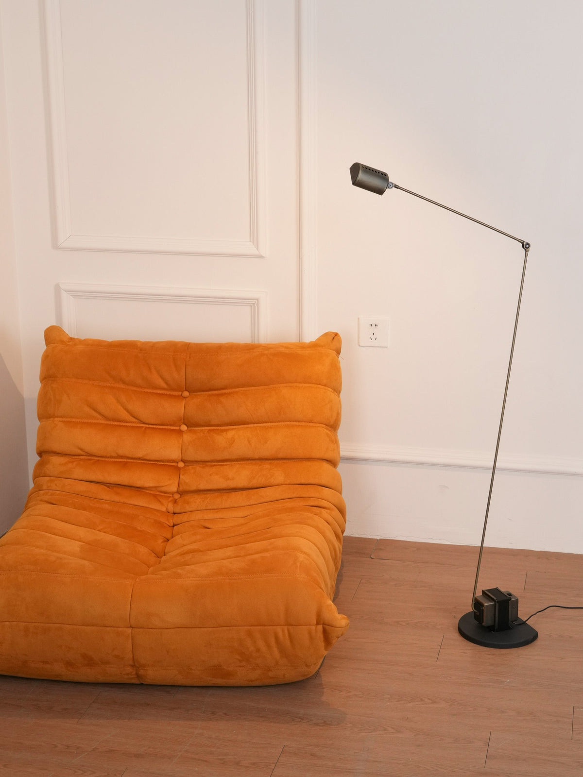 Nerilux lámpara de pie regulable