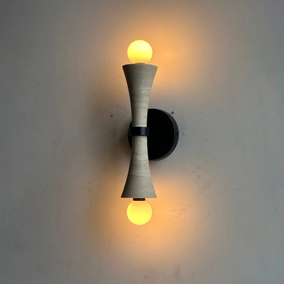 Elaiselle aplique de pared
