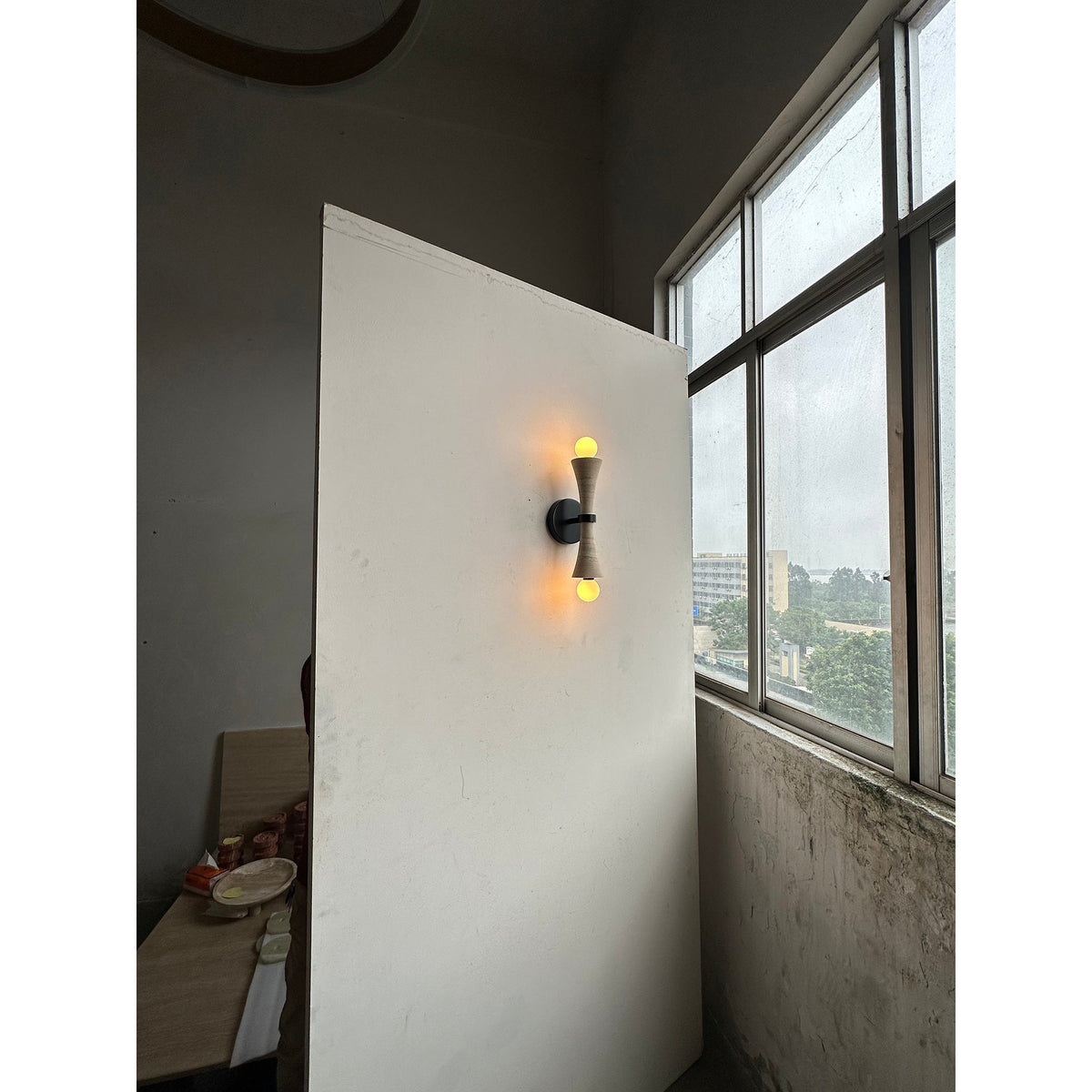 Elaiselle aplique de pared