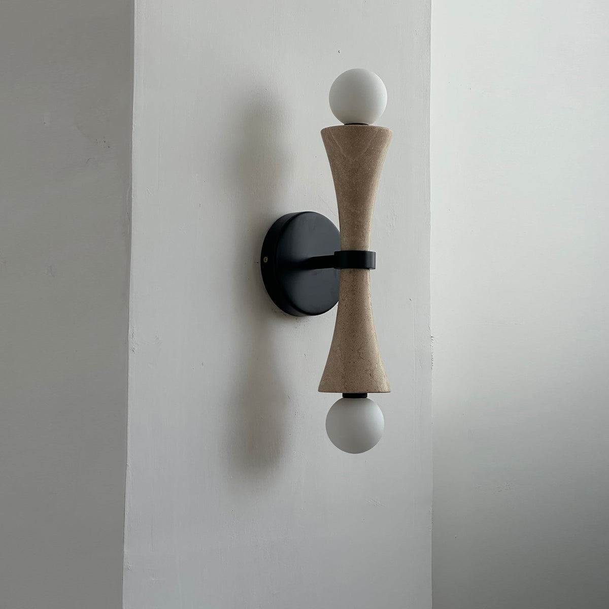 Elaiselle aplique de pared