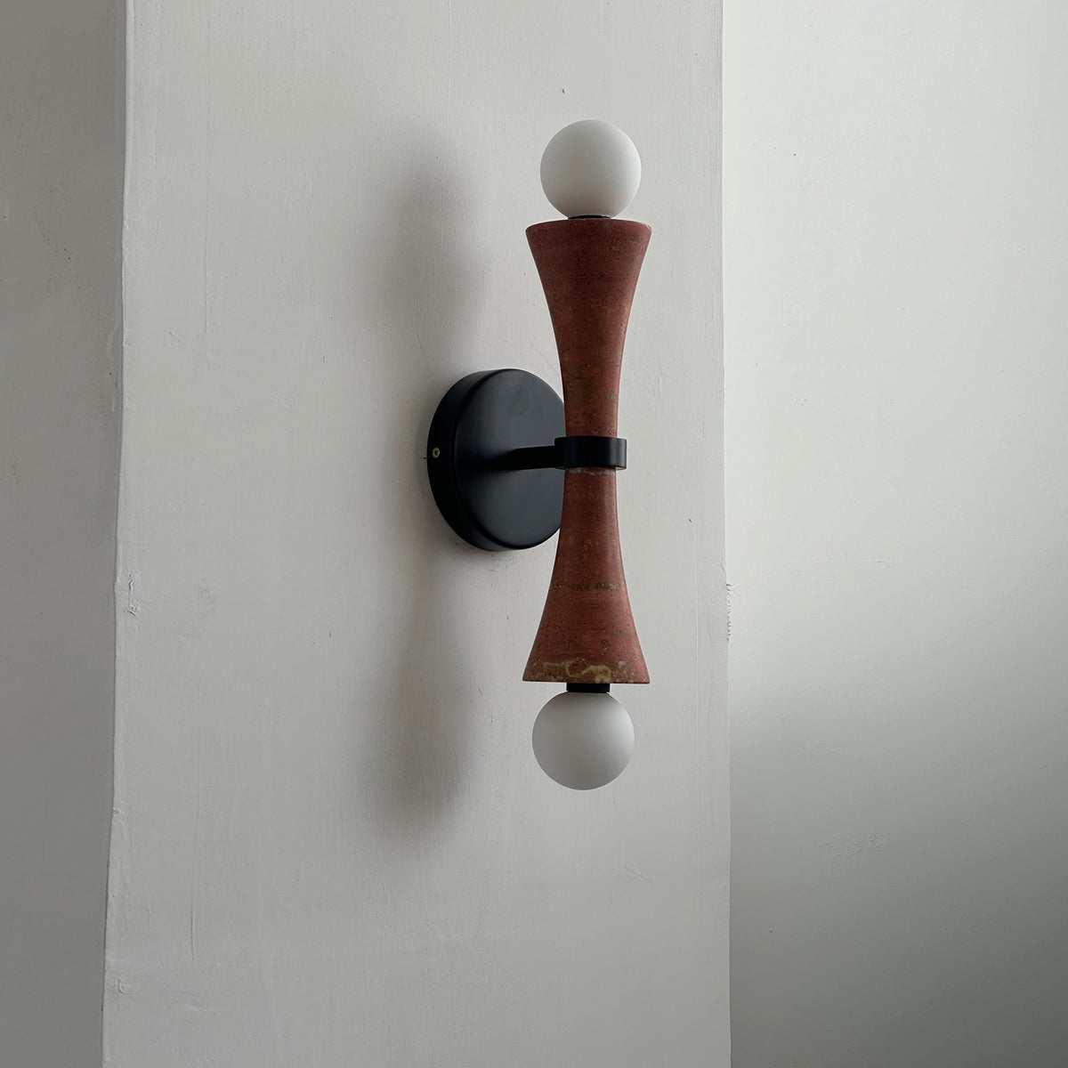 Elaiselle aplique de pared