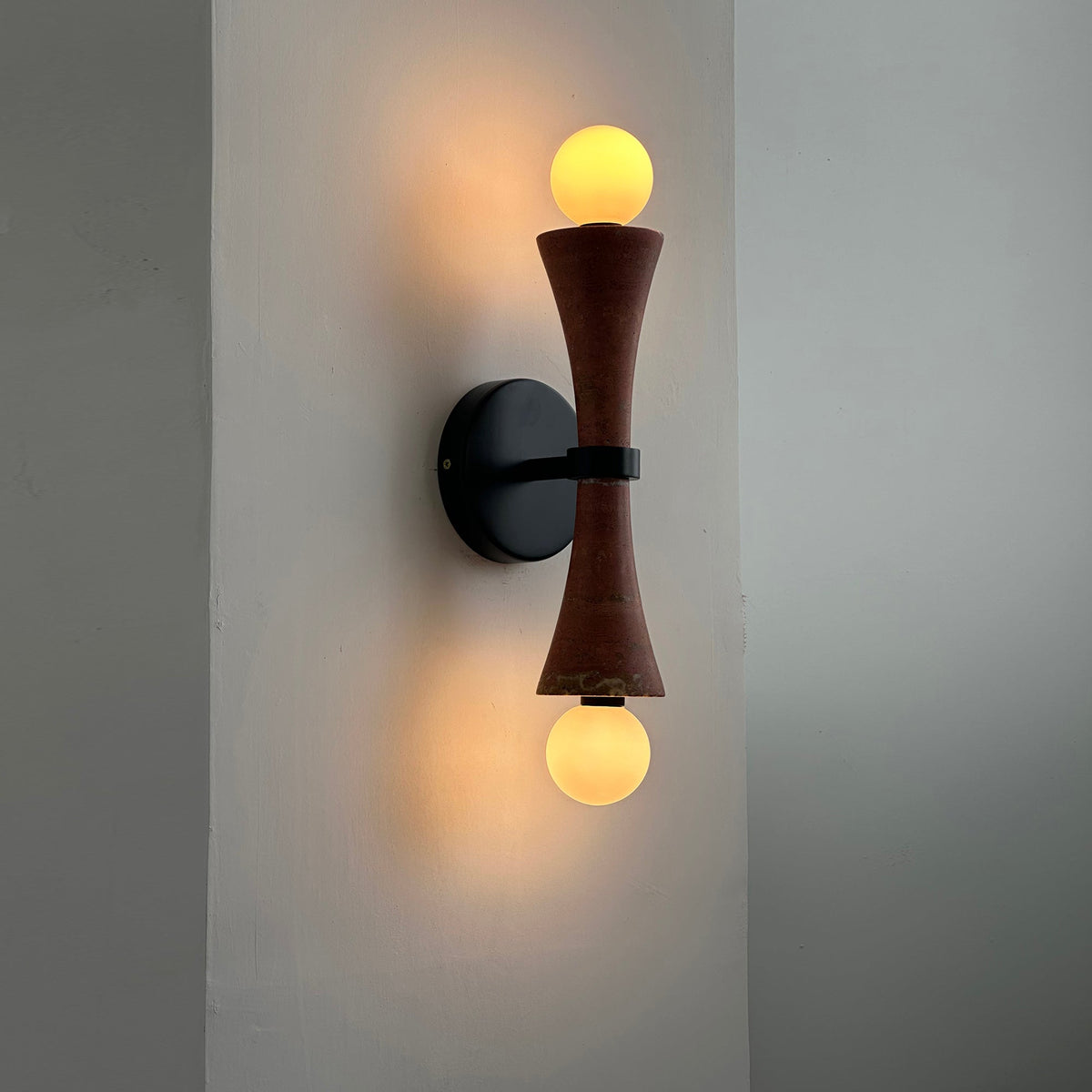 Elaiselle aplique de pared