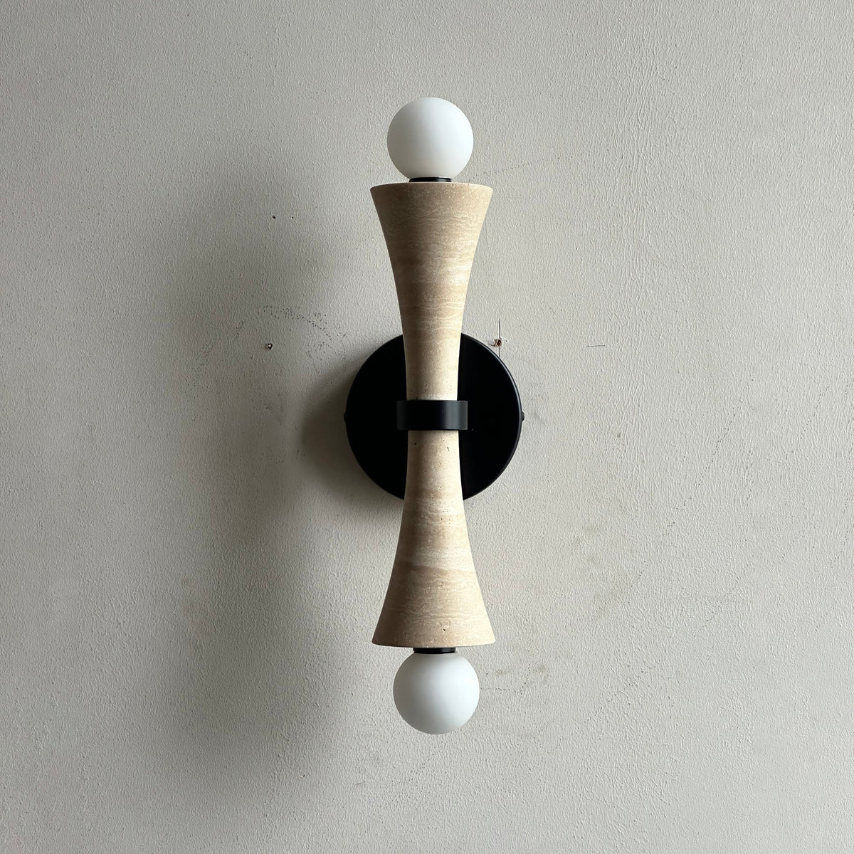 Elaiselle aplique de pared