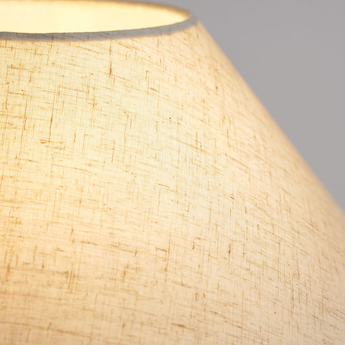 Lumian lámpara de mesa rústica de tejido y cerámica beige