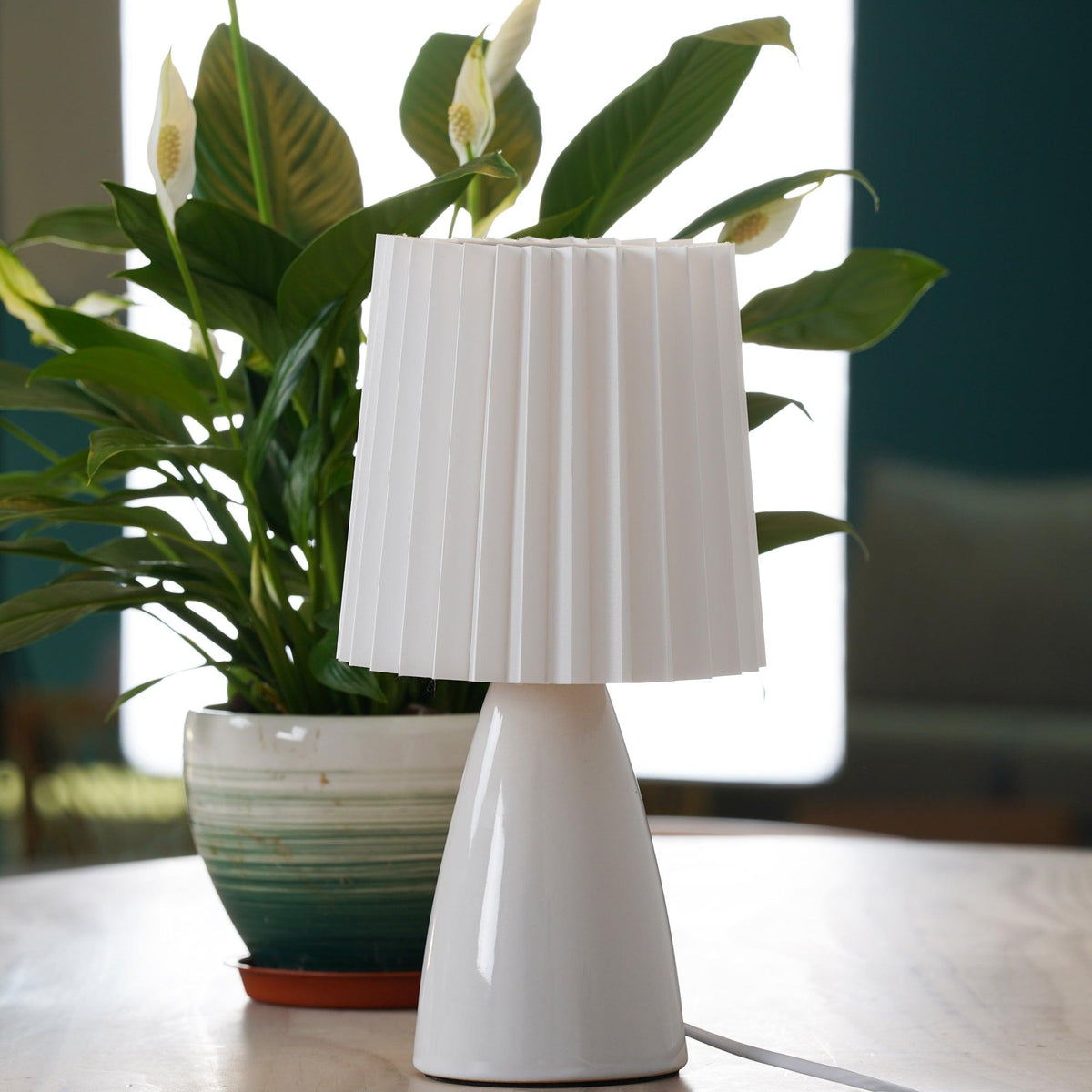 Boko lámpara de mesa minimalista de tejido