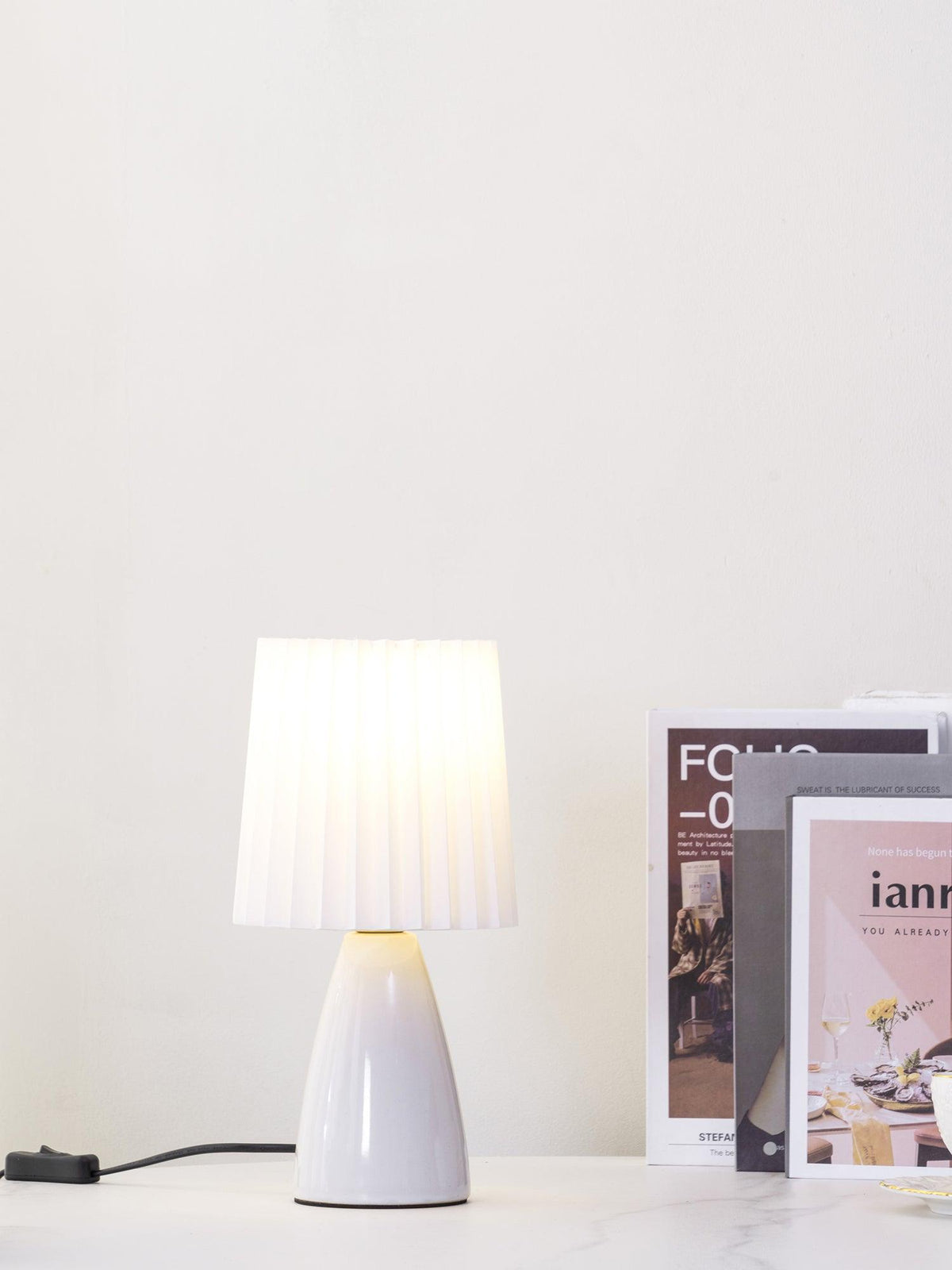 Boko lámpara de mesa minimalista de tejido