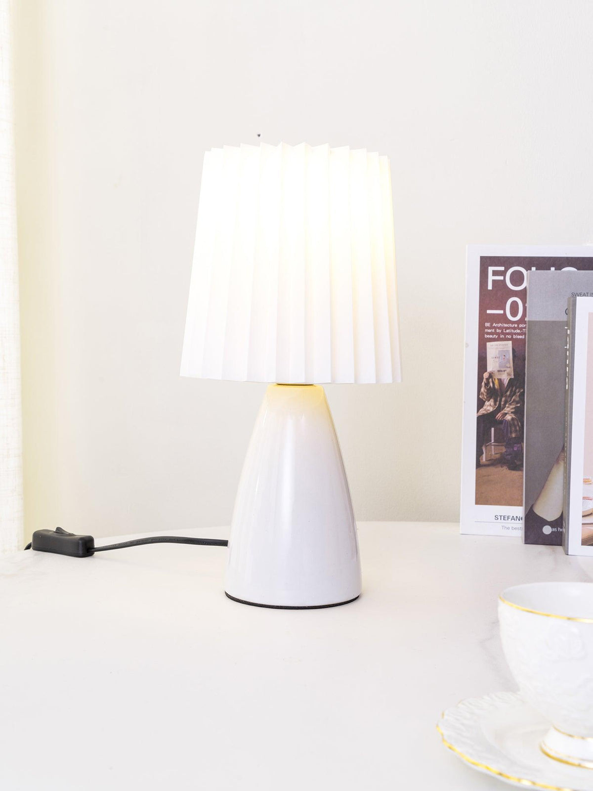 Boko lámpara de mesa minimalista de tejido