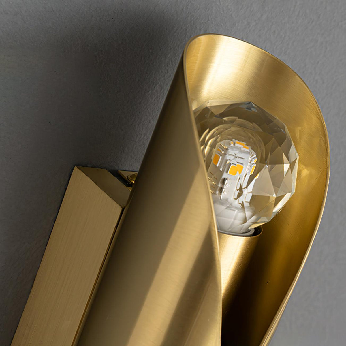 Veyric aplique de pared con diamantes en latón