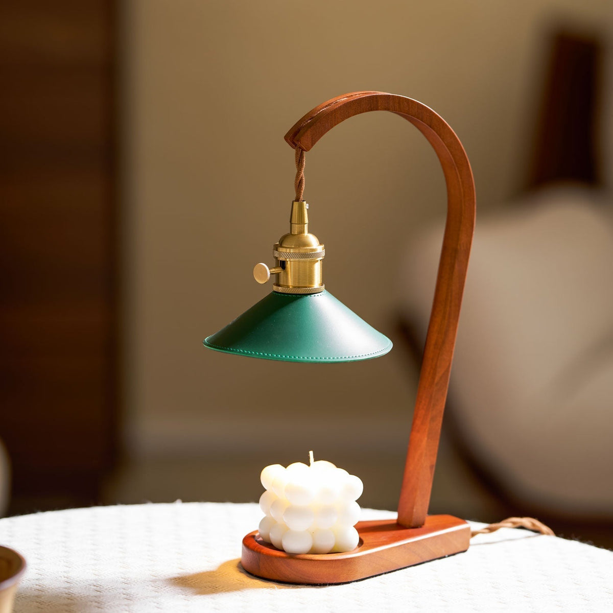Oreliira lámpara de mesa