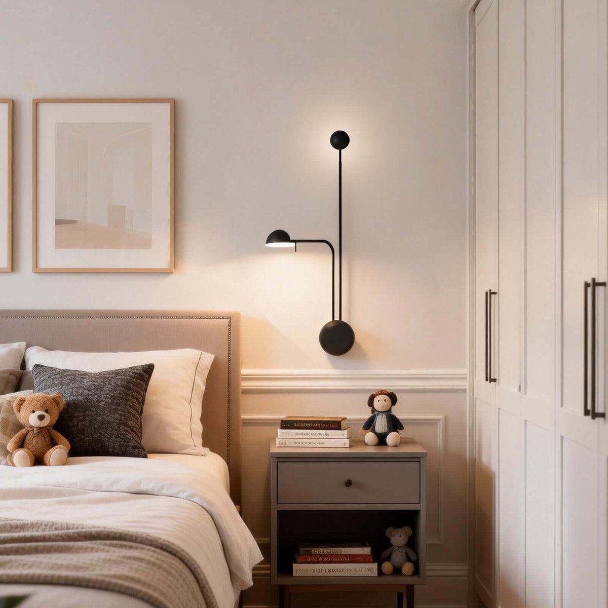 Aplique de pared con base de disco y cúpula