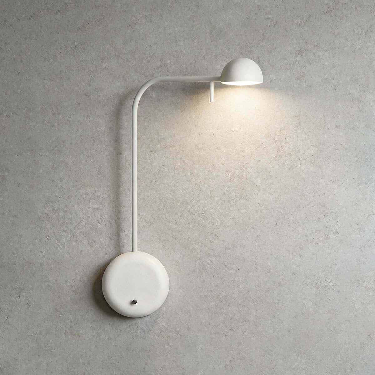 Aplique de pared con base de disco y cúpula