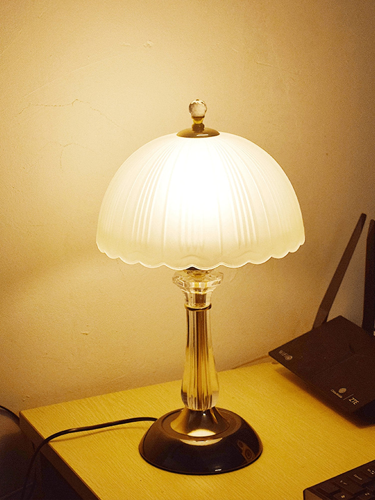 Belle lámpara de mesa cúpula de vidrio