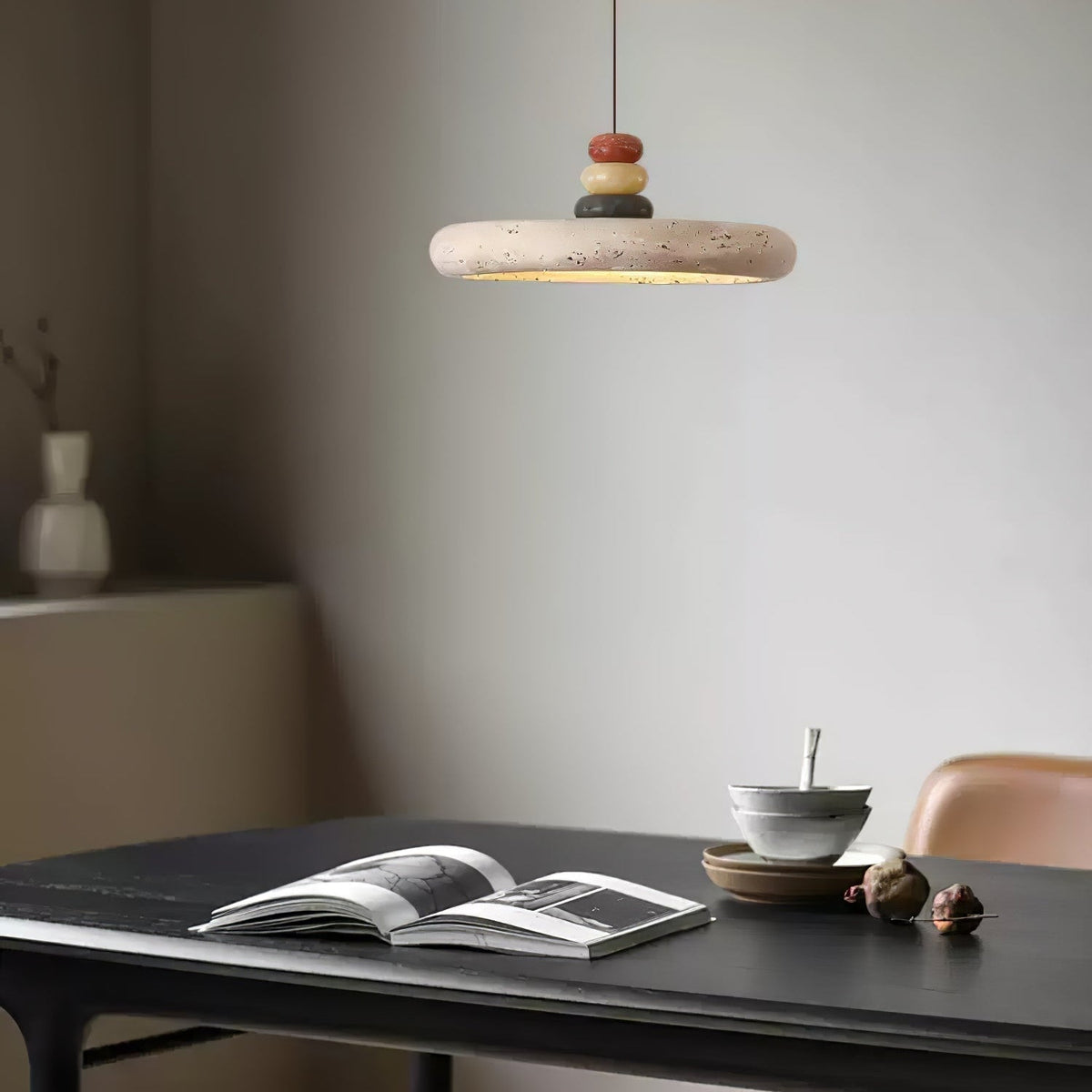 Cuvarora lámpara colgante de disco en travertino