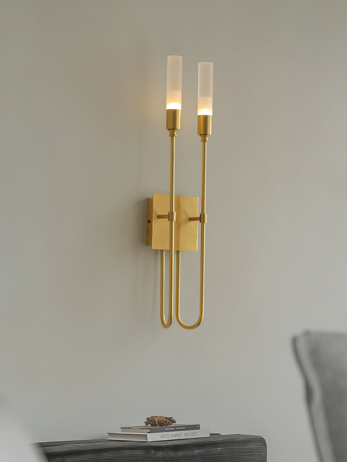 Yvori aplique de pared con doble varilla minimalista