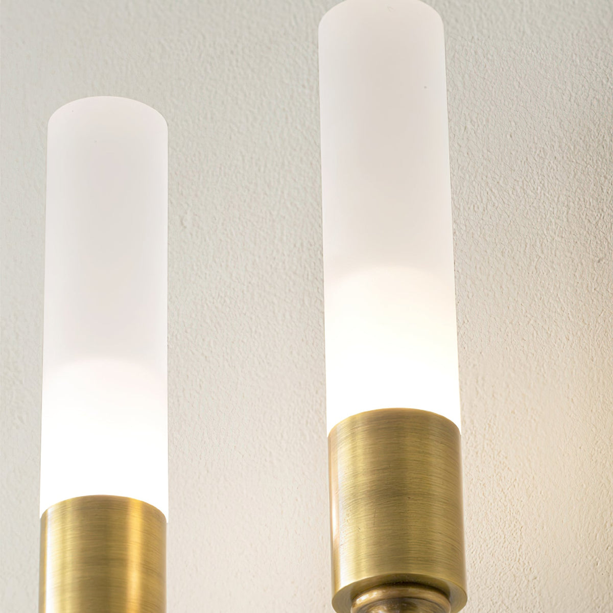 Yvori aplique de pared con doble varilla minimalista