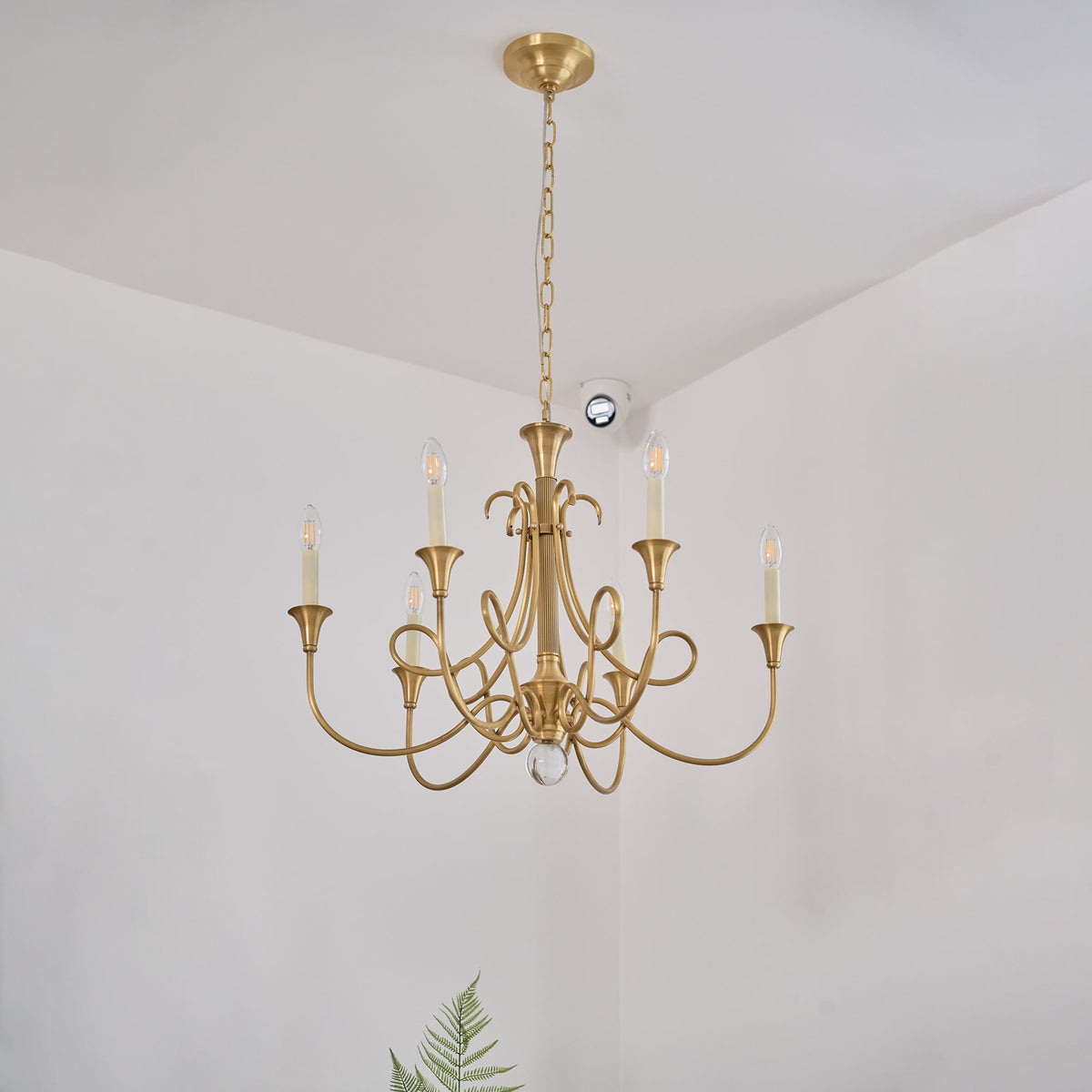 Efra lámpara de araña Double Twist latón Candelabra cristal