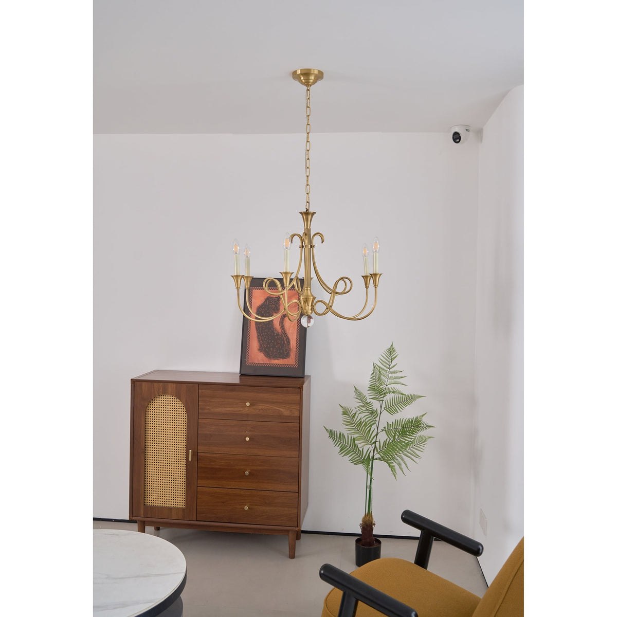 Efra lámpara de araña Double Twist latón Candelabra cristal
