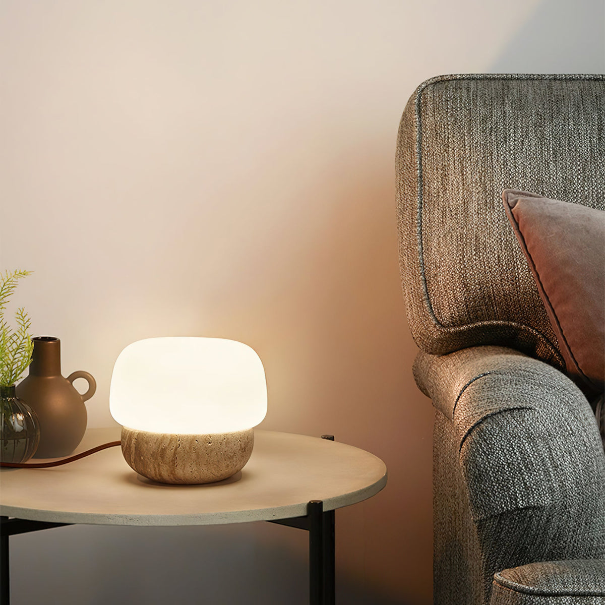 Eldoreth lámpara de mesa con base cúpula de travertino
