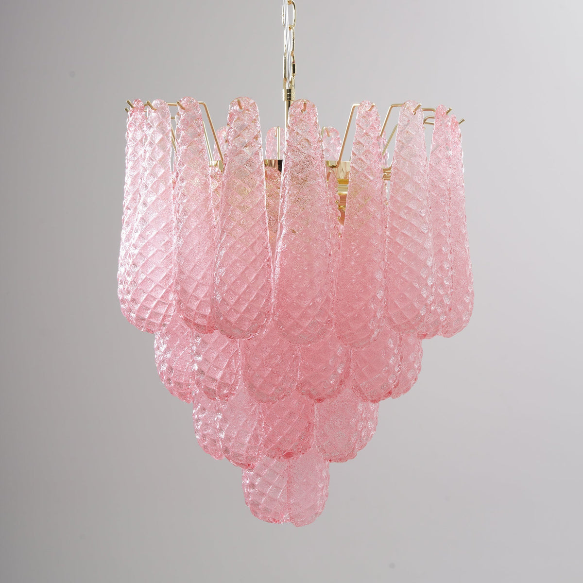 Veliena lámpara de araña rosa con gotas de vidrio de Murano patrón diamante efecto cascada