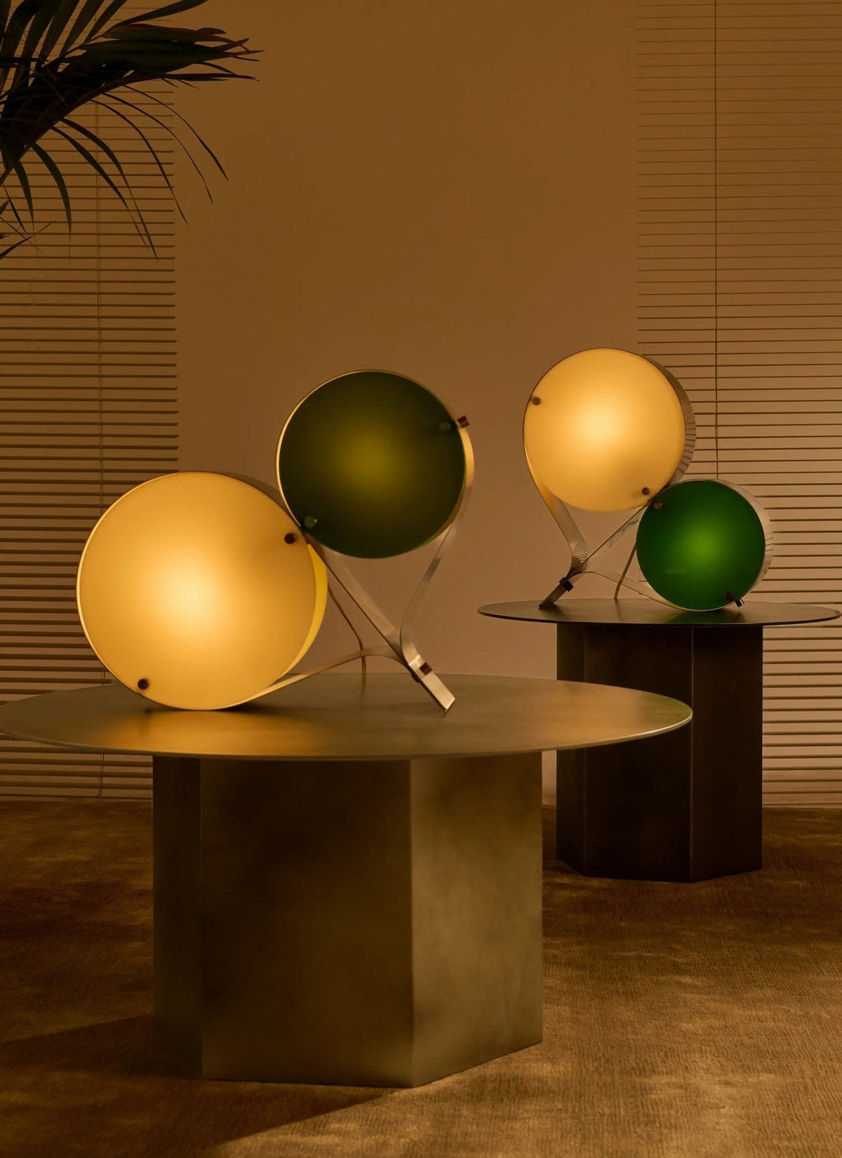 Duet lámpara de mesa flotante disco