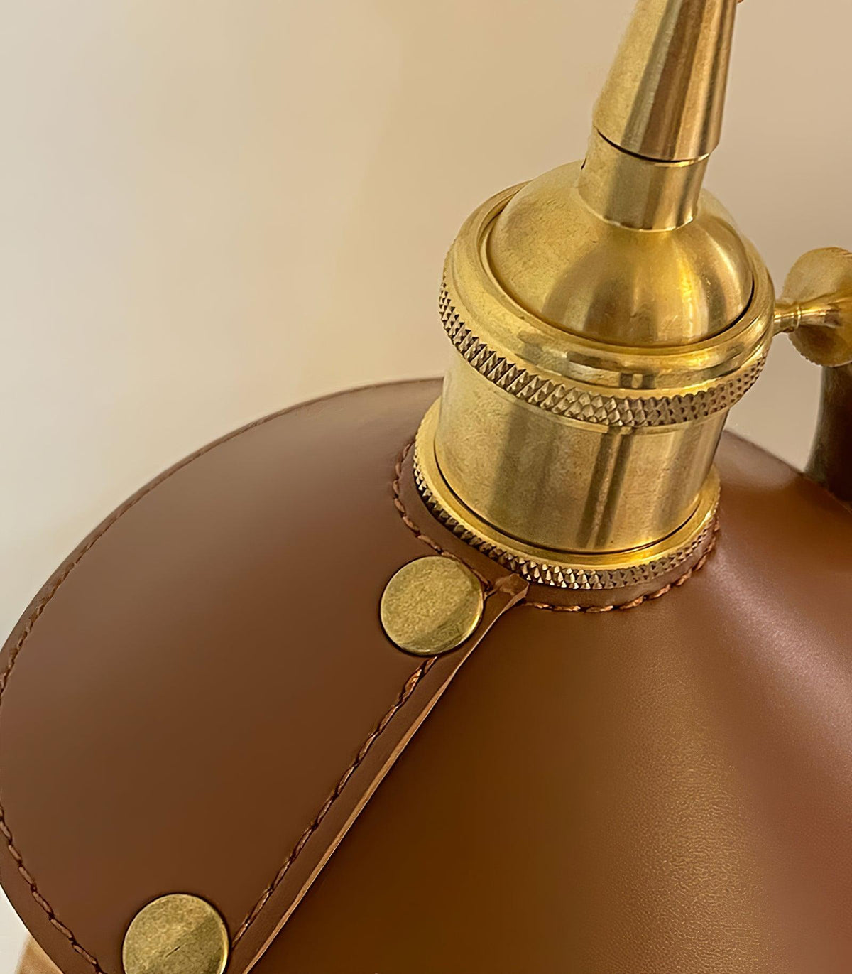 Cadorir lámpara de mesa industrial de cuero para escritorio