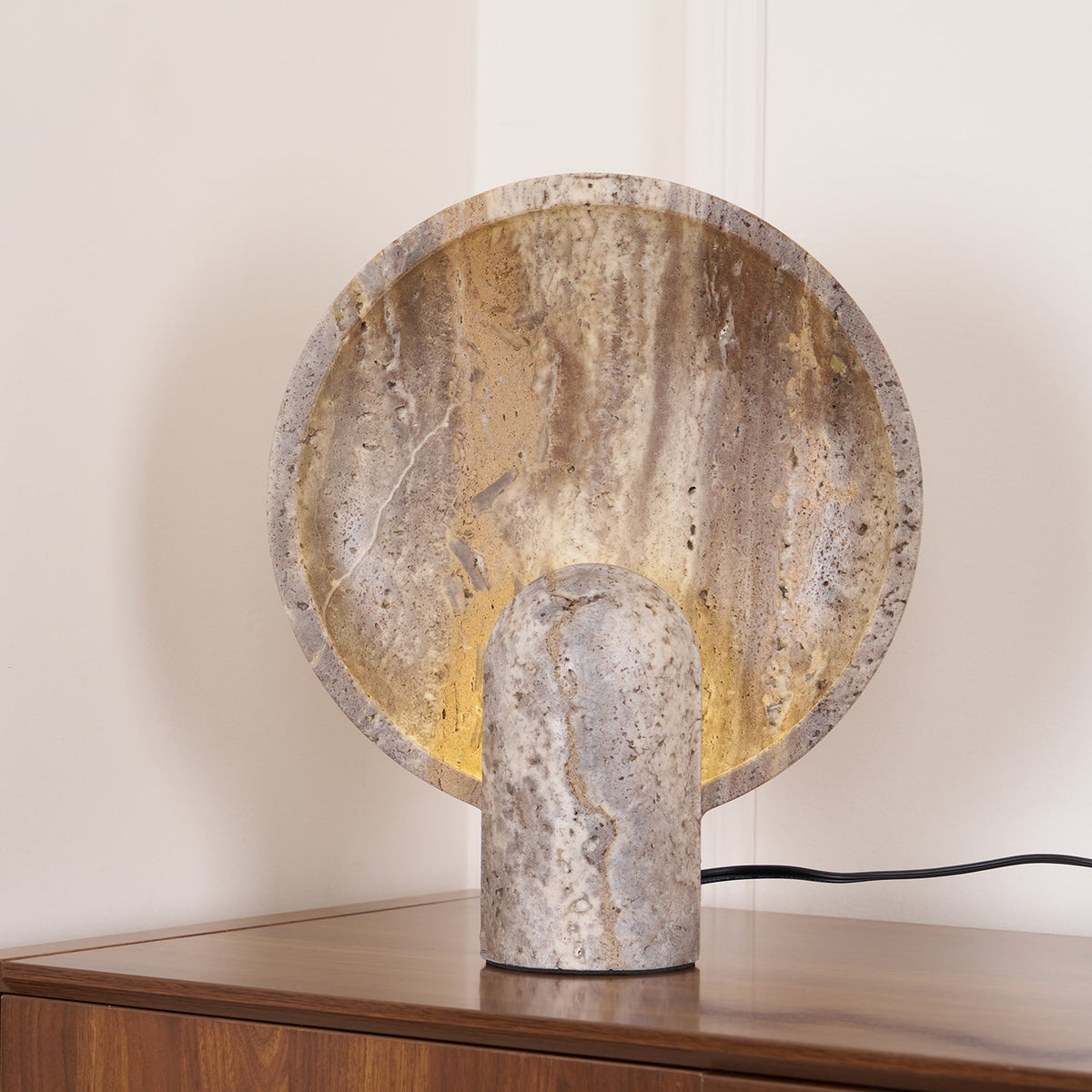 Valemu lámpara de mesa Saucer-Base travertino