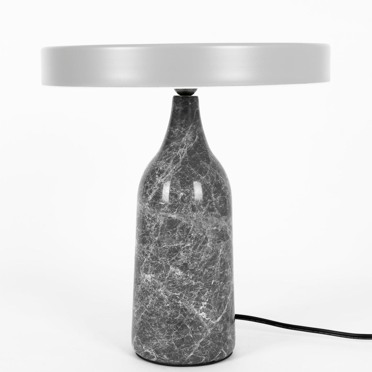 Astrian lámpara de mesa minimalista en mármol
