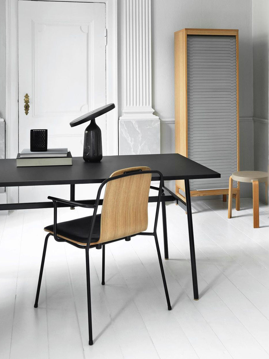 Astrian lámpara de mesa minimalista en mármol