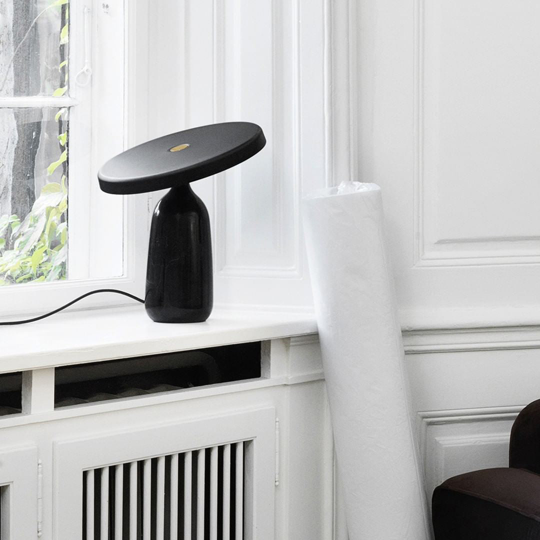 Astrian lámpara de mesa minimalista en mármol