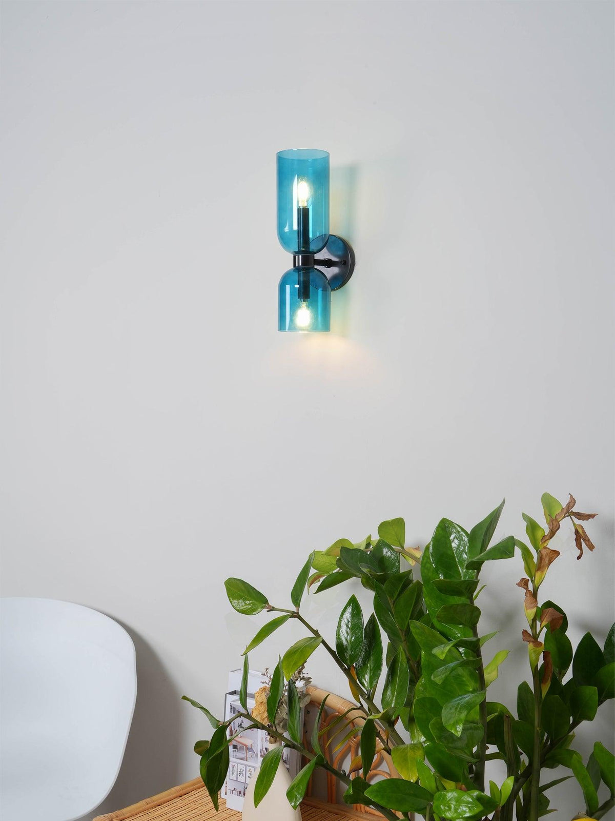 Bryn aplique de pared moderno minimalista de vidrio