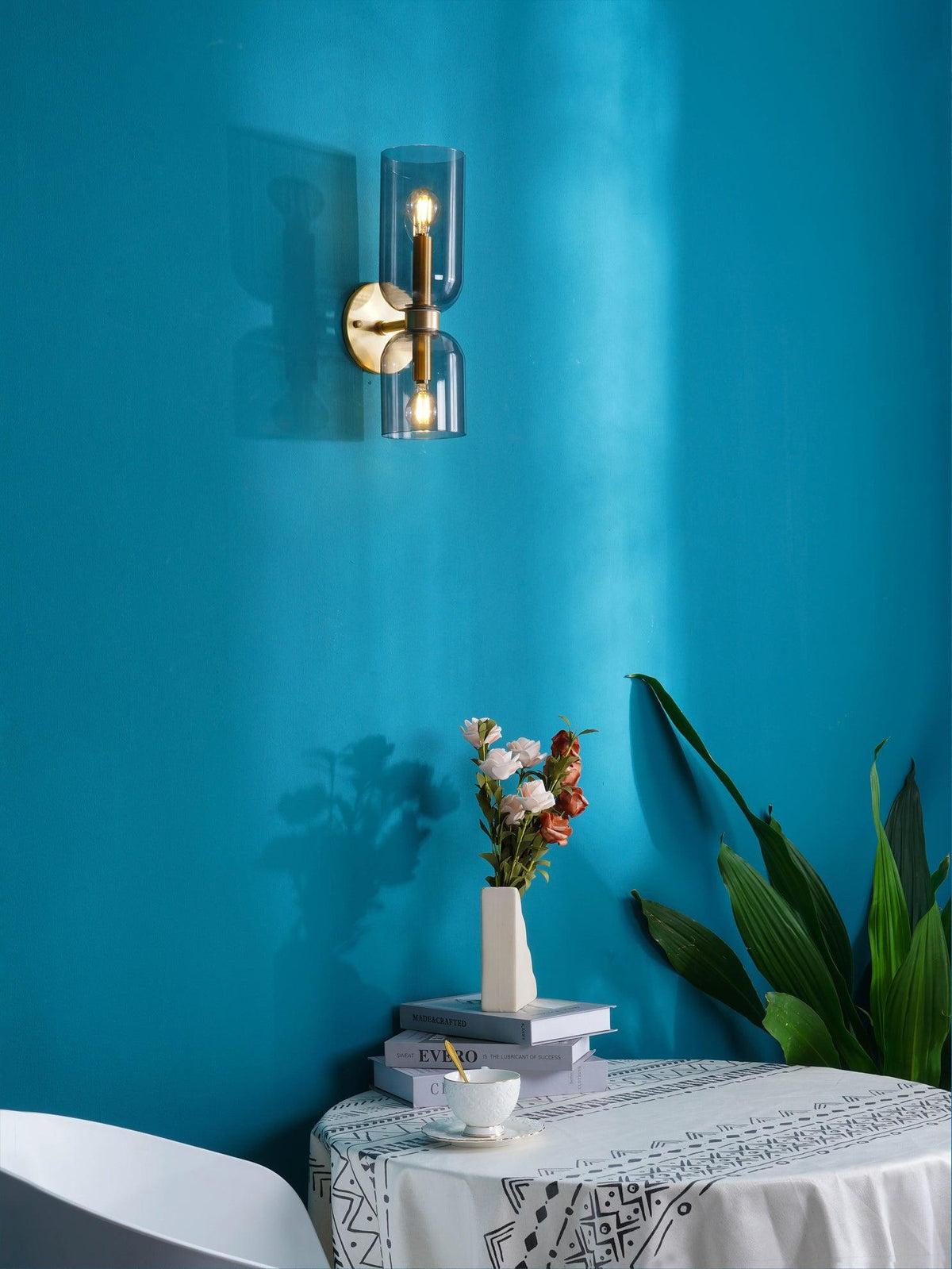 Bryn aplique de pared moderno minimalista de vidrio