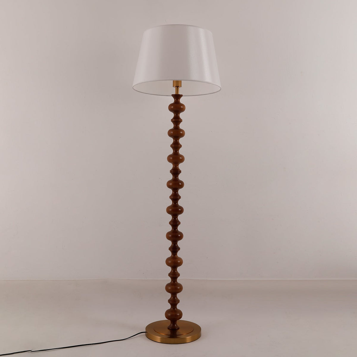 Rildes lámpara de pie de madera y tejido
