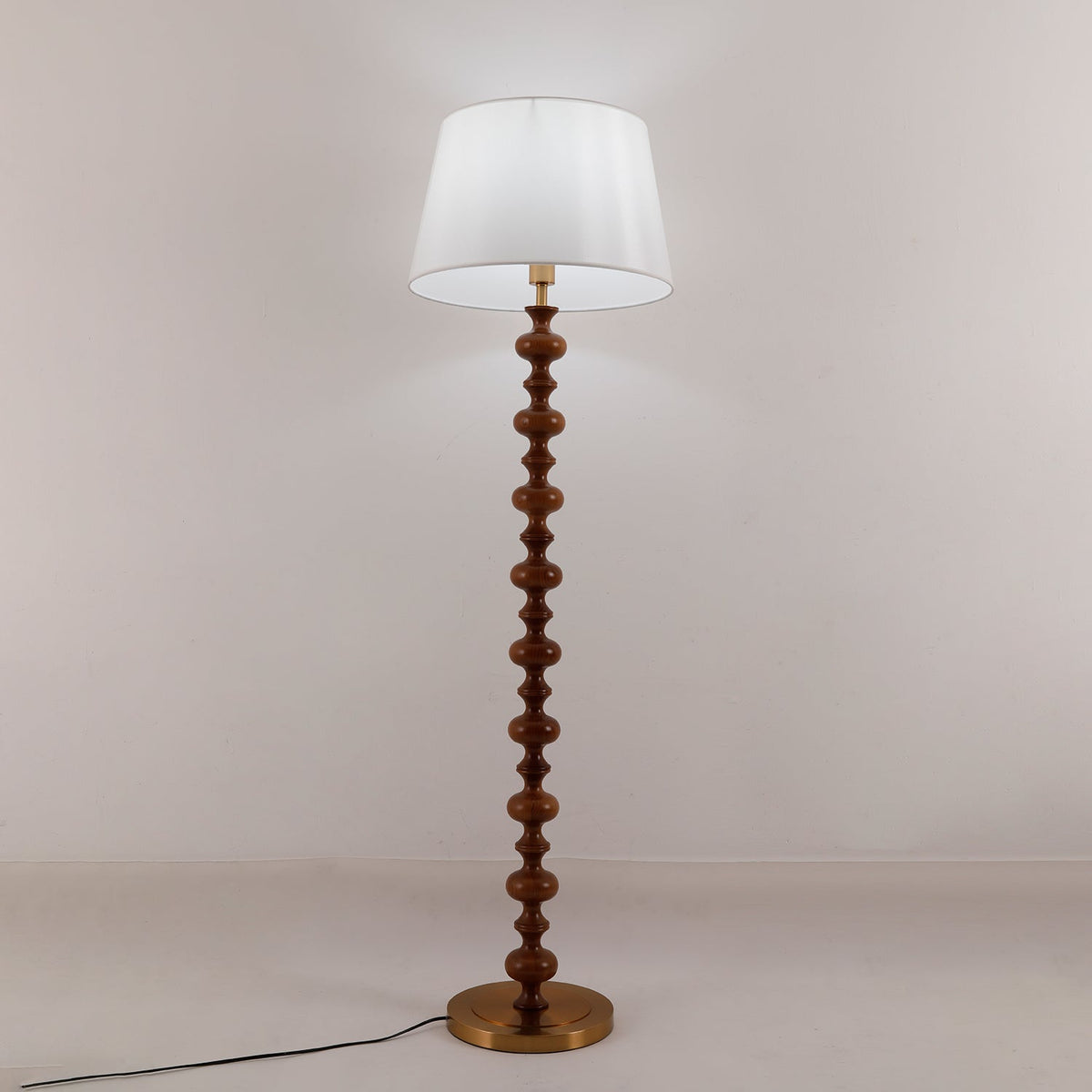 Rildes lámpara de pie de madera y tejido